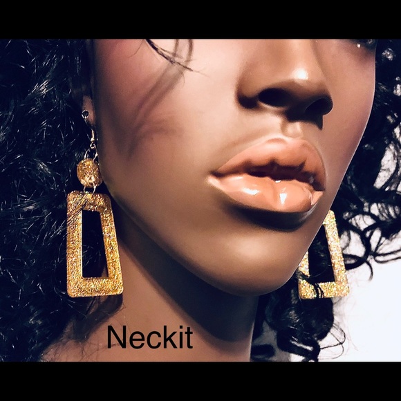 Gold Glitter Resin Dangle Earrings - Picture 2 of 3